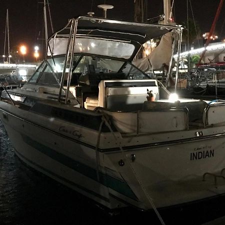 Yacht Experience Barcelona Hotel ซานต์อาเตรียเดเบซอซ ภายนอก รูปภาพ
