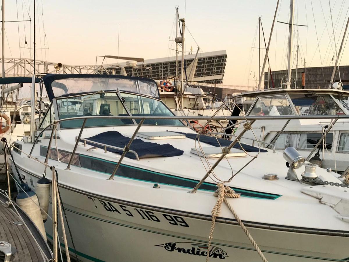 Yacht Experience Barcelona Hotel ซานต์อาเตรียเดเบซอซ ภายนอก รูปภาพ