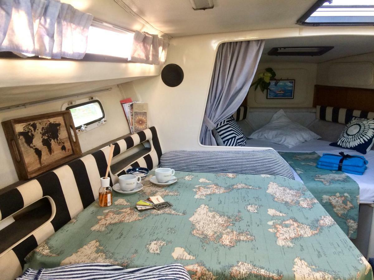 Yacht Experience Barcelona Hotel ซานต์อาเตรียเดเบซอซ ภายนอก รูปภาพ