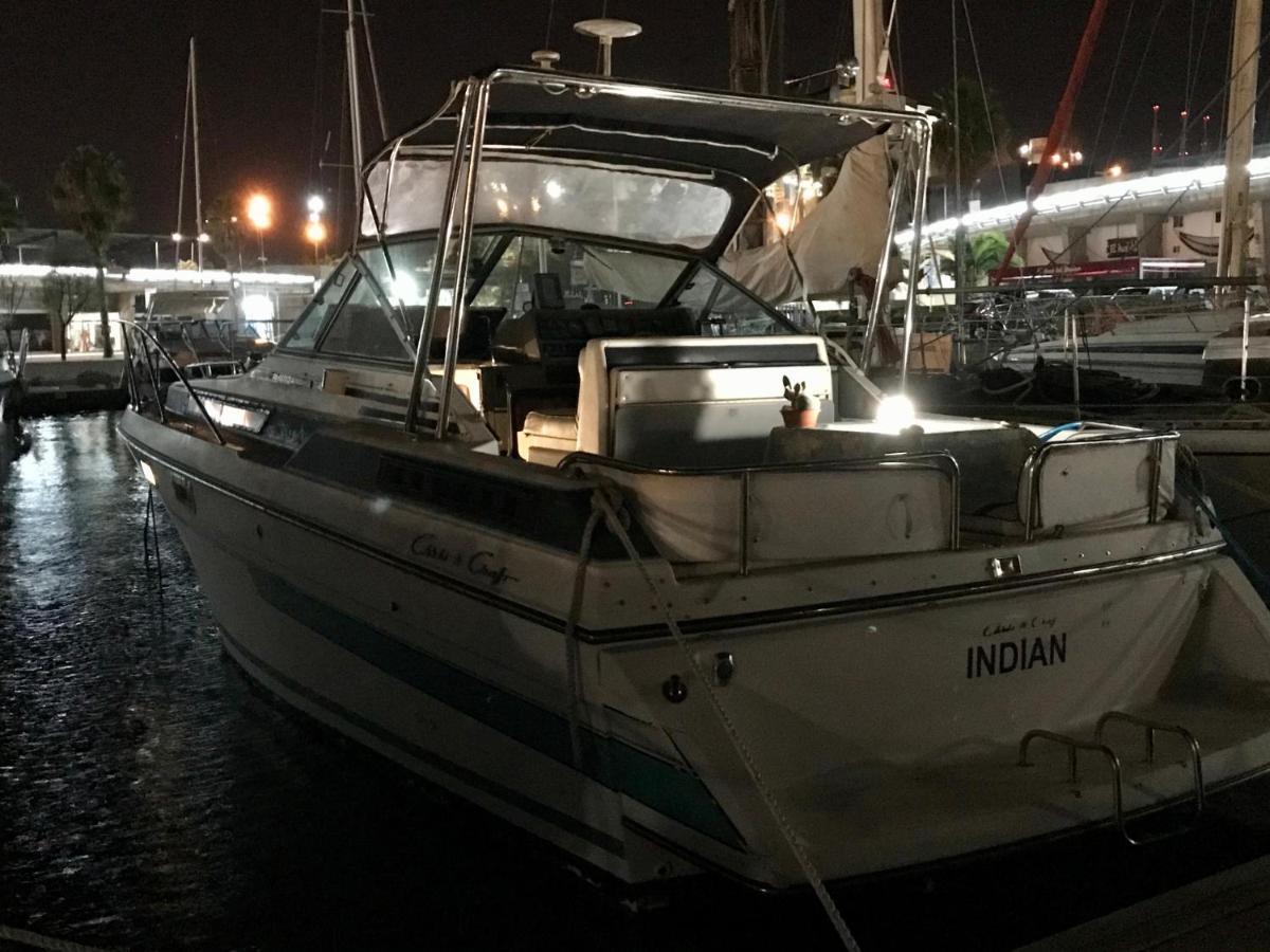 Yacht Experience Barcelona Hotel ซานต์อาเตรียเดเบซอซ ภายนอก รูปภาพ